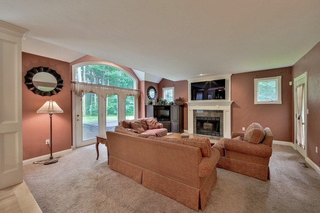 137 Green Road Bolton, MA 01740 - Photo 11 of 24