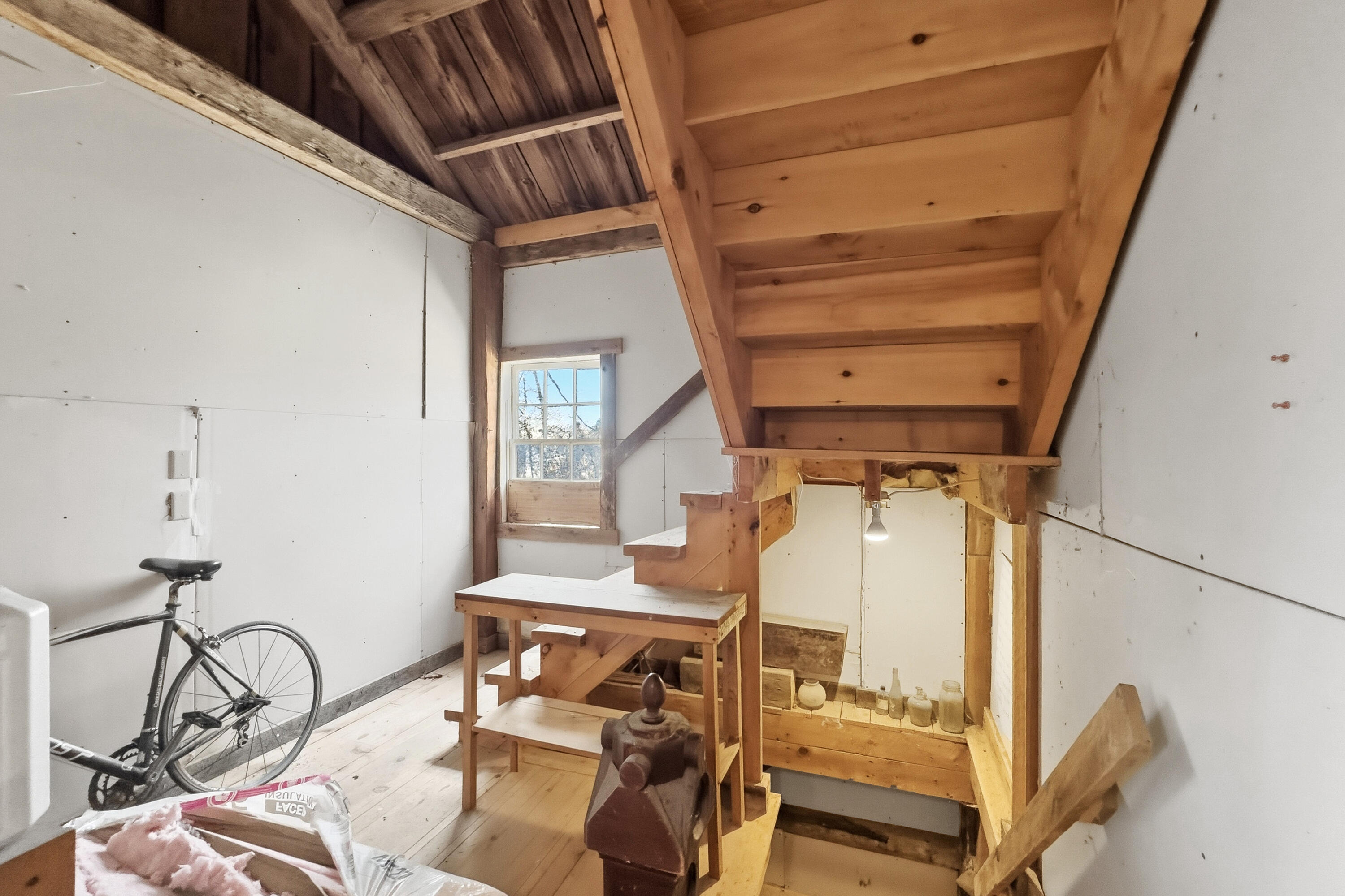 175 Quarry Road Waldoboro, ME 04572 - Photo 79 of 103 3rd story acces