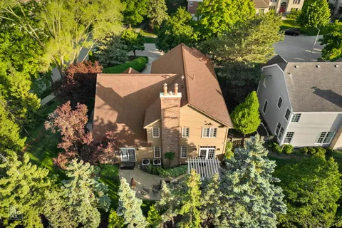 $1,299,993 | 501 Wedgewood Court, Hinsdale, IL 60521