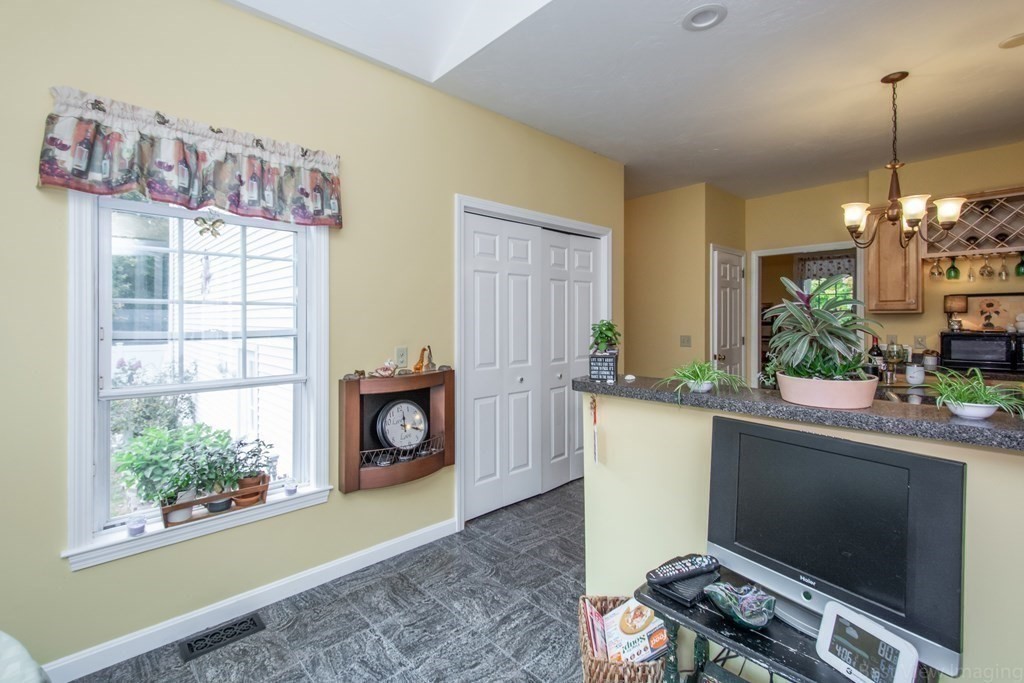 10 Mendon Road Sutton, MA 01590 - Photo 12 of 30