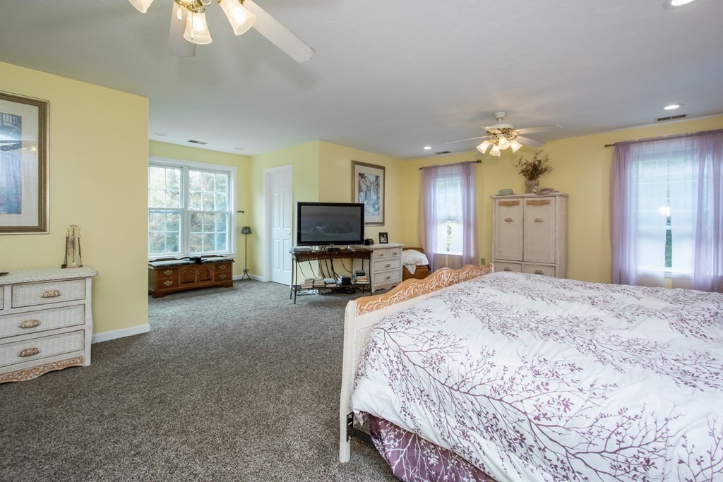 10 Mendon Road Sutton, MA 01590 - Photo 16 of 30
