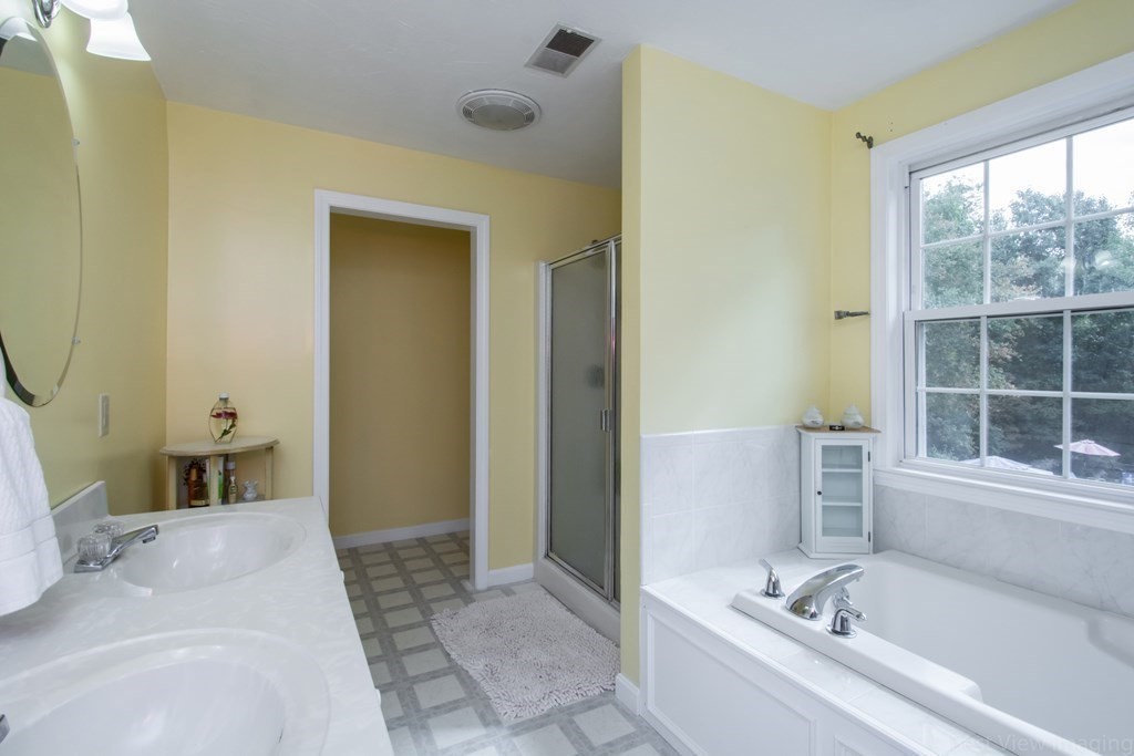 10 Mendon Road Sutton, MA 01590 - Photo 17 of 30