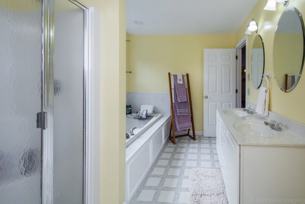10 Mendon Road Sutton, MA 01590 - Photo 18 of 30