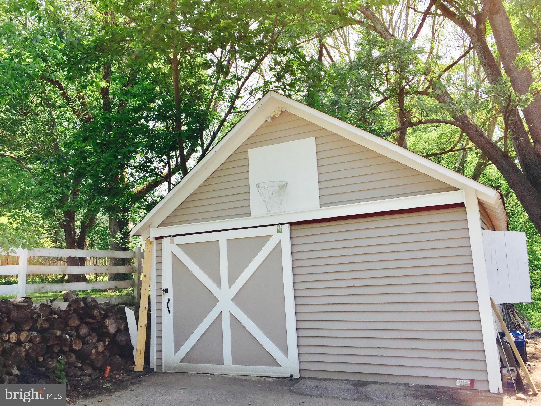 930 Randolph Road Silver Spring, MD 20904 - Photo 25 of 29 Exterior (Rear)