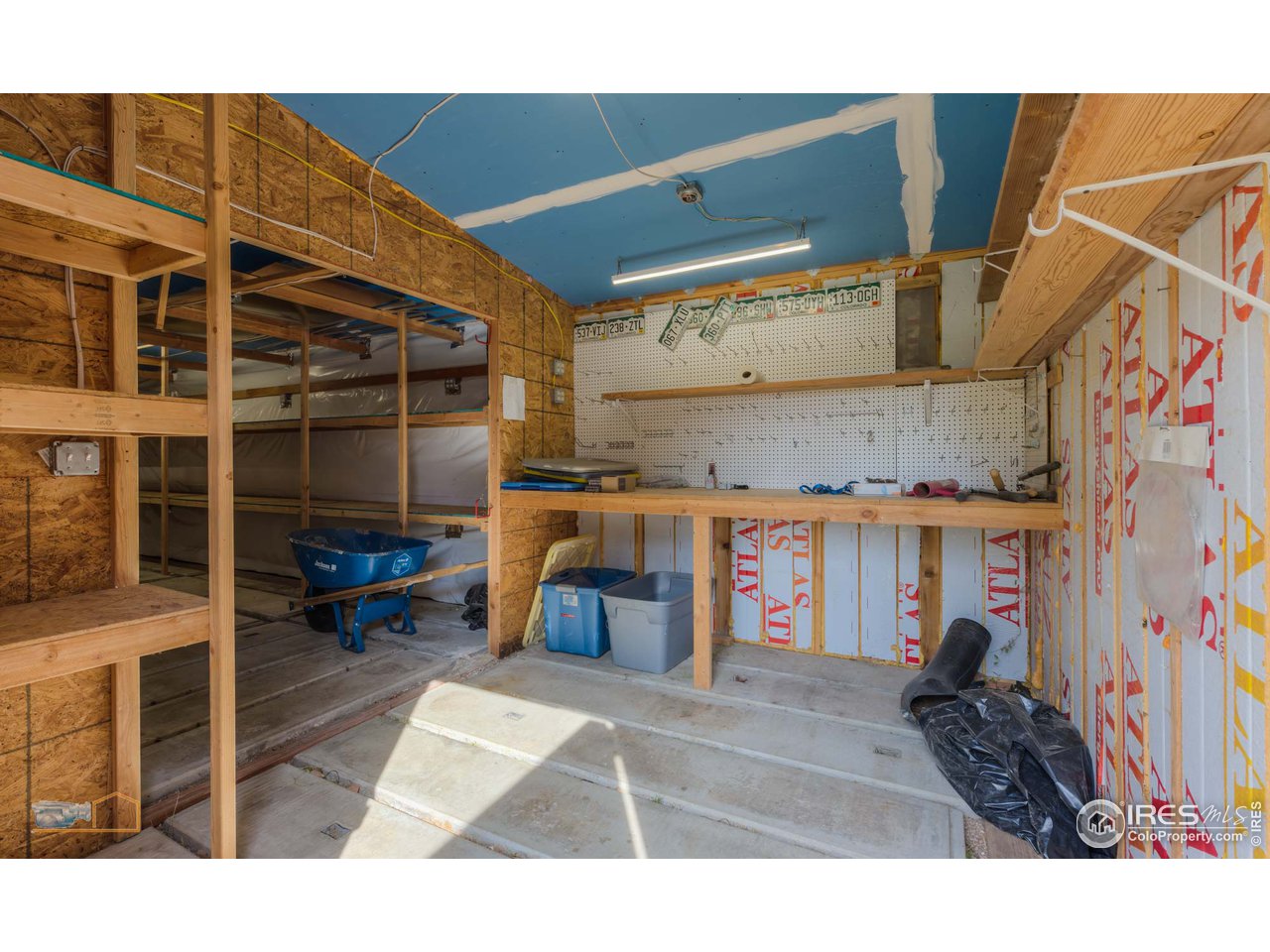 8155 Hygiene Road Longmont, CO 80503 - Photo 29 of 40 a view of an outdoor space
