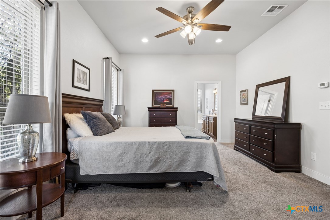 143 Callahan Loop Temple, TX 76501 - Photo 23 of 47 Primary bedroom