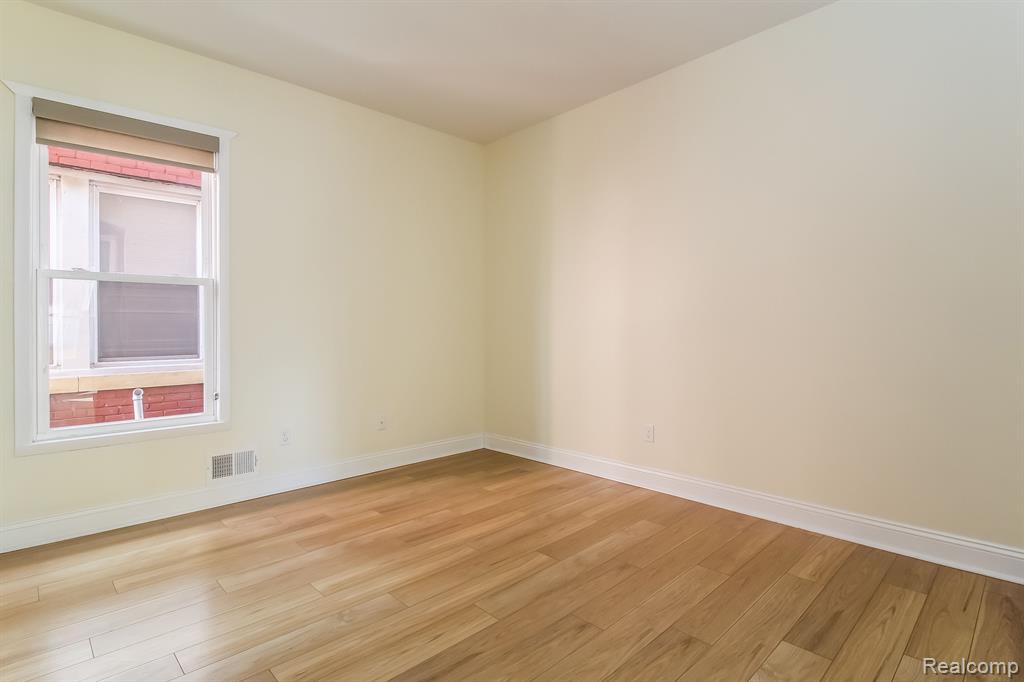 2950 Field Street Detroit, MI 48214 - Photo 34 of 48