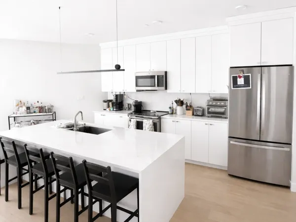 $5,900 | 654 East Broadway, Unit 403, Boston, MA 02127