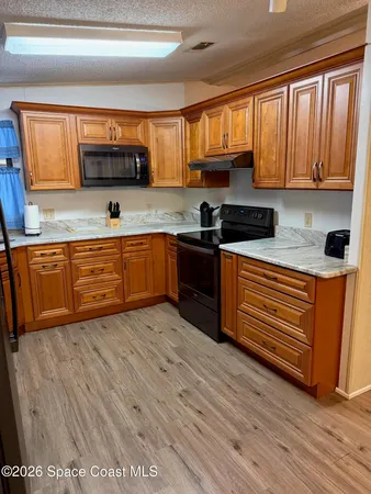 $1,750 | 706 Hyacinth Circle, Barefoot Bay, FL 32976