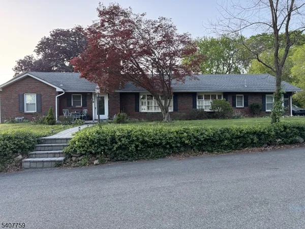 $1,950 | 53 3rd Street, Washington, NJ 07882