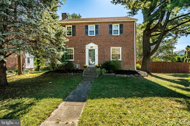 $325,000 | 2708 Garrett Road, Drexel Hill, PA 19026