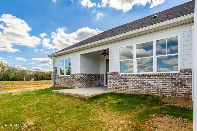 $349,000 | 160 River Park Lane, Sweetwater, TN 37874