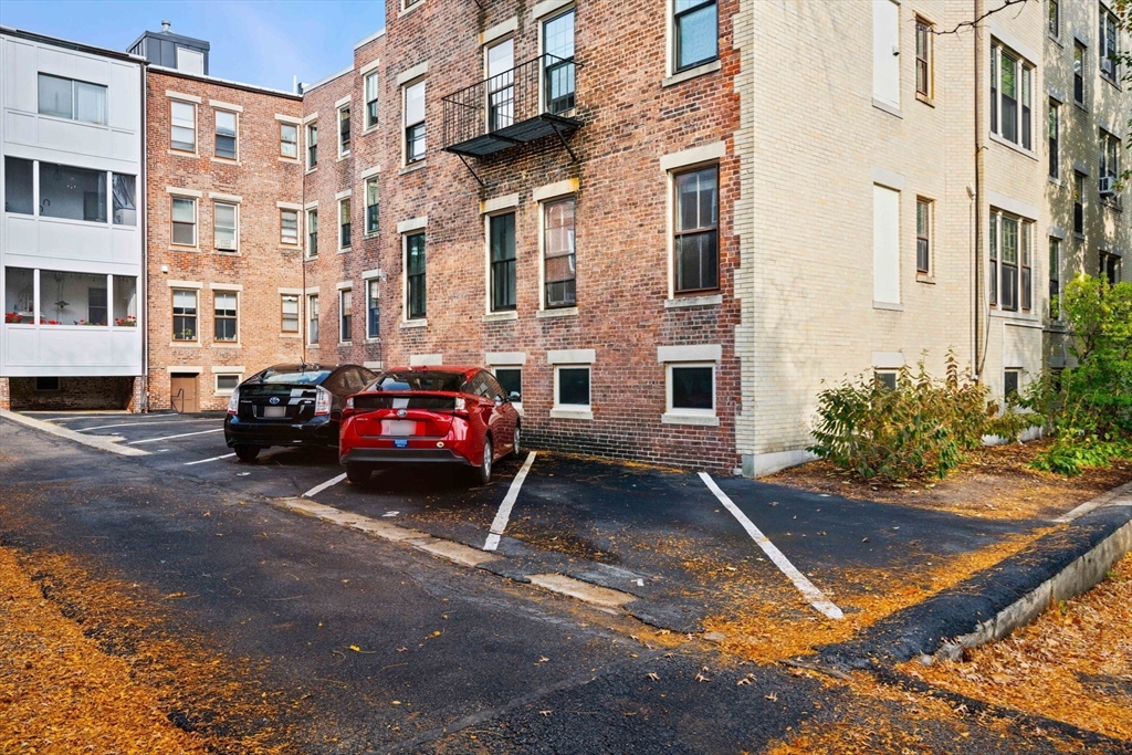 32 Kilsyth Road, Unit 1 Brookline, MA 02445 - Photo 35 of 37 Gallery Image 35