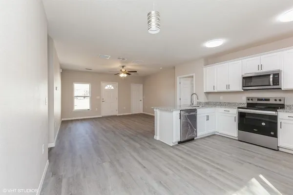 $2,295 | 613 Dakota Avenue, St. Cloud, FL 34769