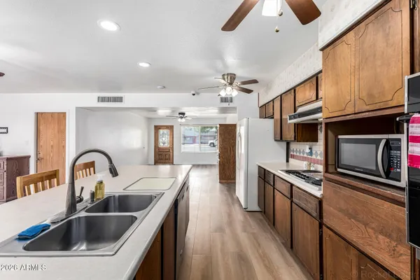 $675,000 | 409 East Hermosa Circle, Tempe, AZ 85282