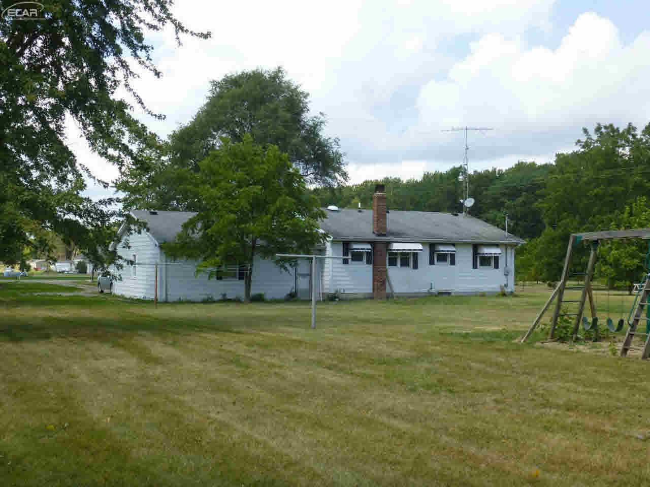 2425 South Durand Road Lennon, MI 48449 - Photo 4 of 25 21365184-3.JPG