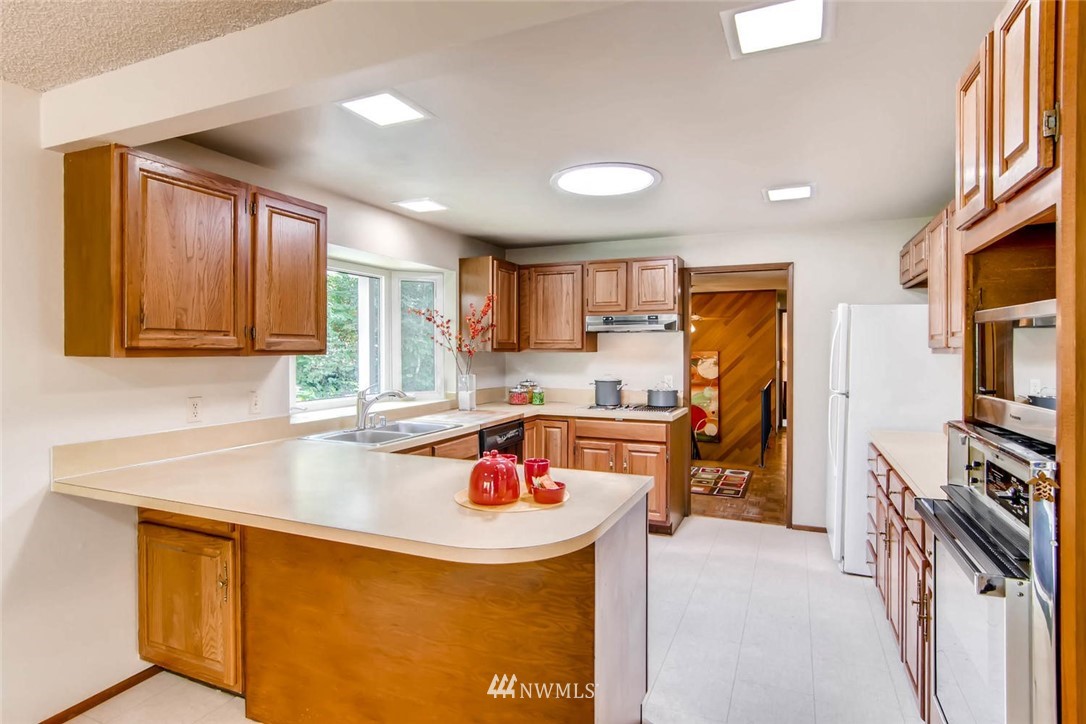 1529 240th Place Southwest Bothell, WA 98021 - Photo 8 of 24