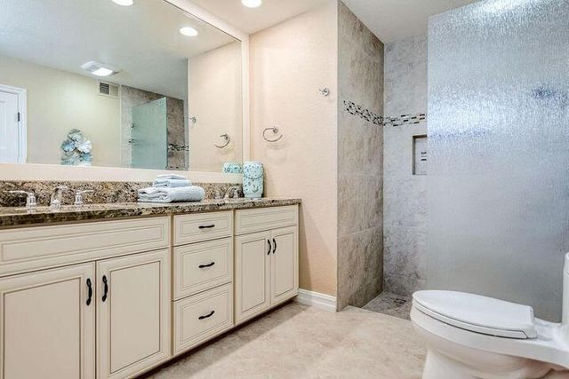 $8,000 | 254 Santa Barbara Circle, Palm Desert, CA 92260