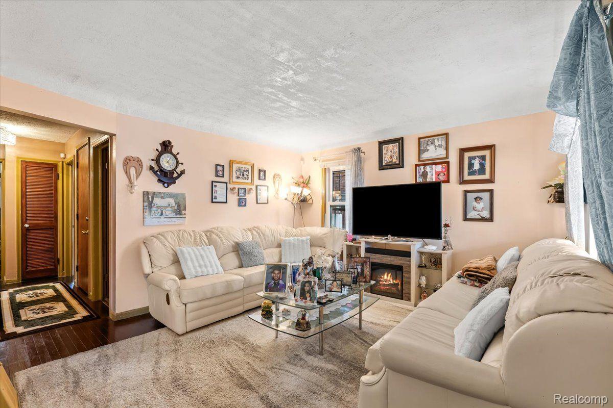 19496 Huntington Road Detroit, MI 48219 - Photo 10 of 31 Gallery Image 10