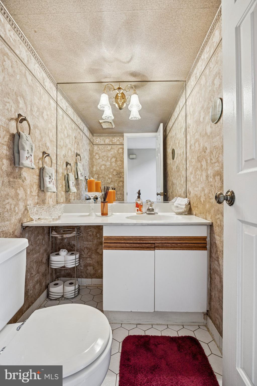 21 Roy Lane Huntingdon Valley, PA 19006 - Photo 17 of 35