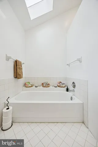 $795,000 | 21 Roy Lane, Huntingdon Valley, PA 19006