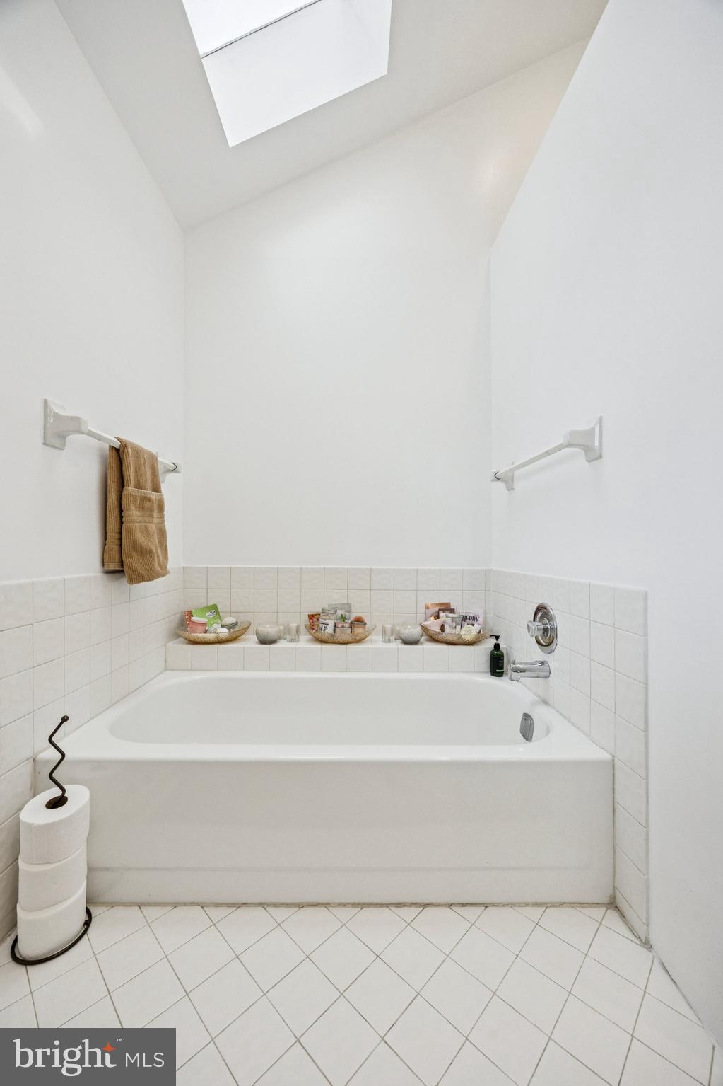 21 Roy Lane Huntingdon Valley, PA 19006 - Photo 20 of 35