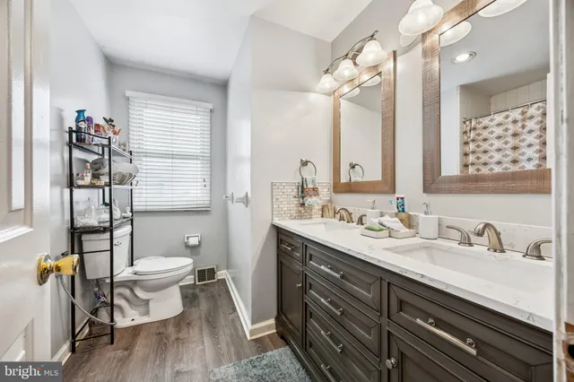 $795,000 | 21 Roy Lane, Huntingdon Valley, PA 19006