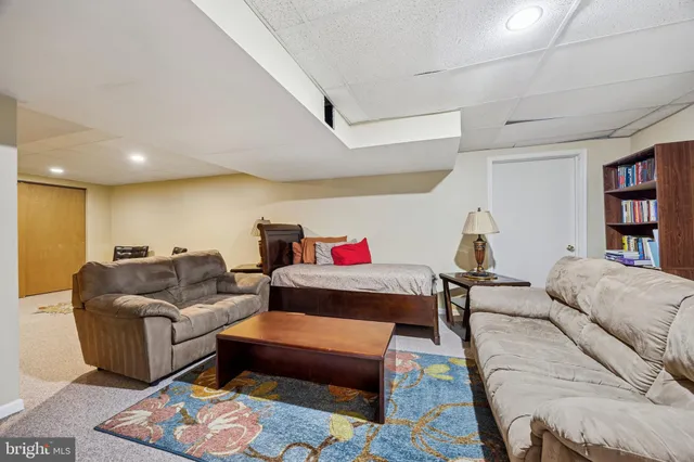 $795,000 | 21 Roy Lane, Huntingdon Valley, PA 19006