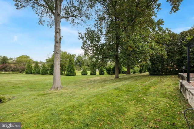 $795,000 | 21 Roy Lane, Huntingdon Valley, PA 19006