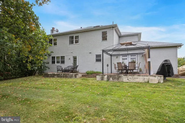 $795,000 | 21 Roy Lane, Huntingdon Valley, PA 19006