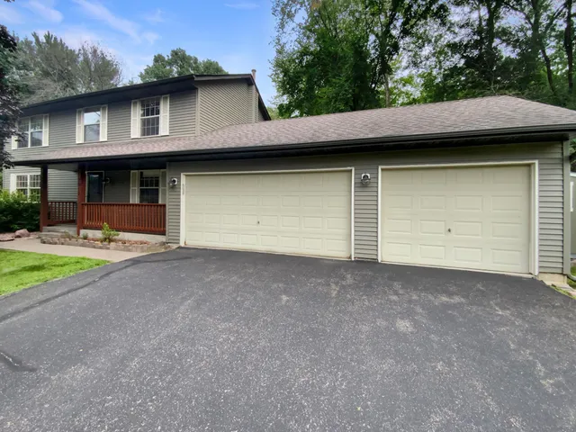$421,000 | 3017 Rainier Court, Burnsville, MN 55337