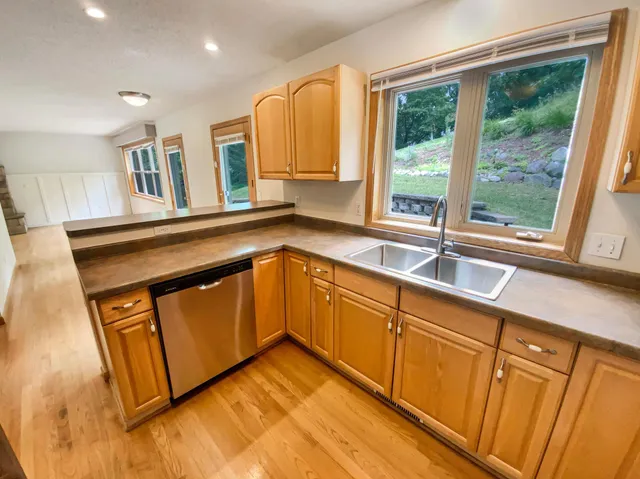 $421,000 | 3017 Rainier Court, Burnsville, MN 55337