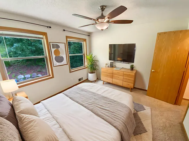 $421,000 | 3017 Rainier Court, Burnsville, MN 55337