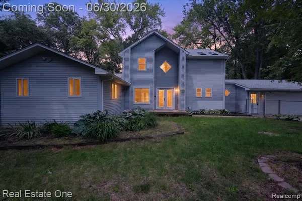 $295,000 | 904 North Park Street, Highland, MI 48356