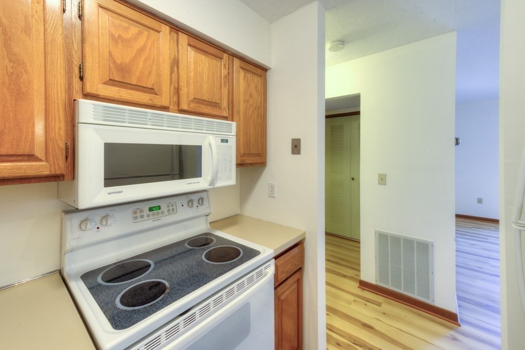 340 Sunderland Road, Unit 23 Worcester, MA 01604 - Photo 8 of 22 Gallery Image 8