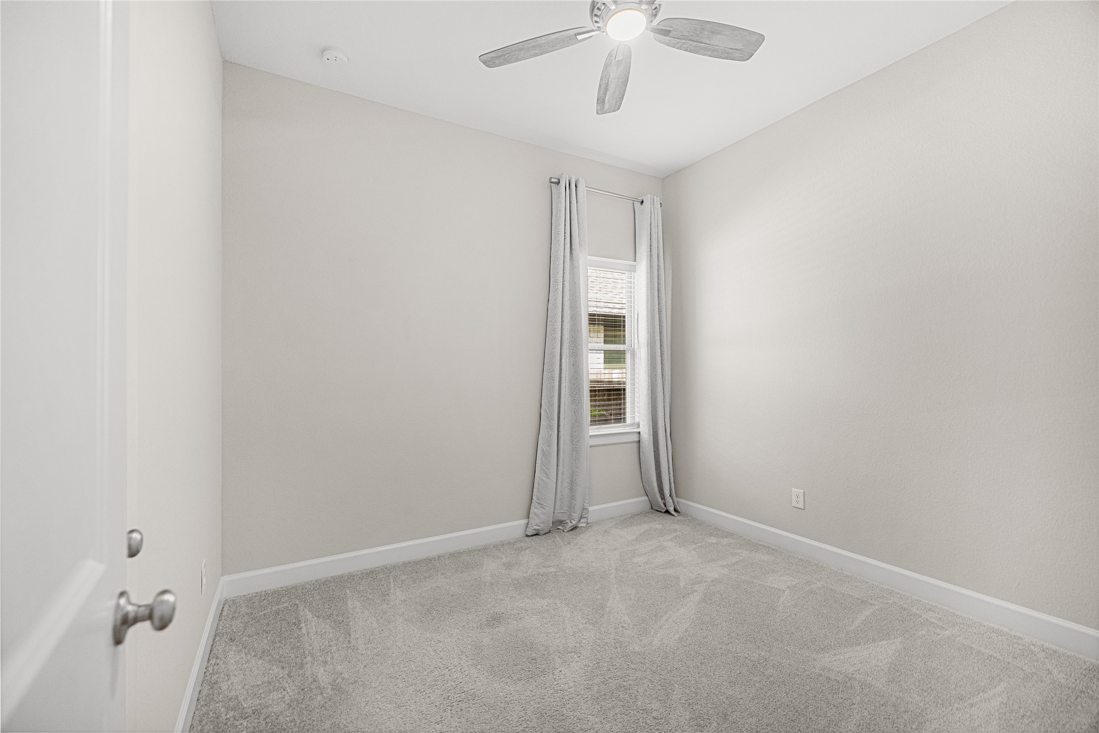15611 Rising Wren Court Conroe, TX 77302 - Photo 27 of 41 Secondary Bedroom