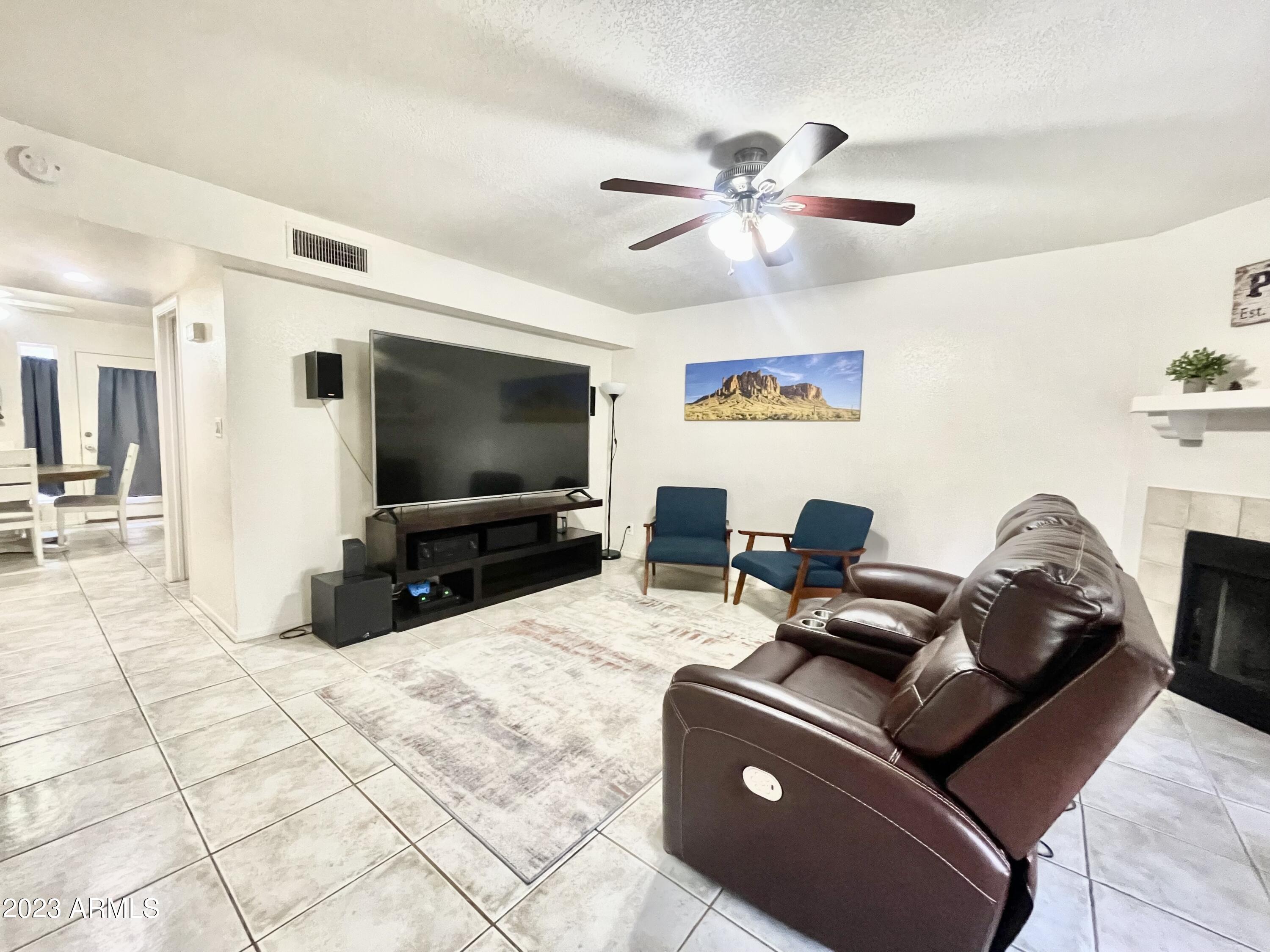 6262 East Brown Road, Unit 51 Mesa, AZ 85205 - Photo 3 of 26 BROWNLIVIG