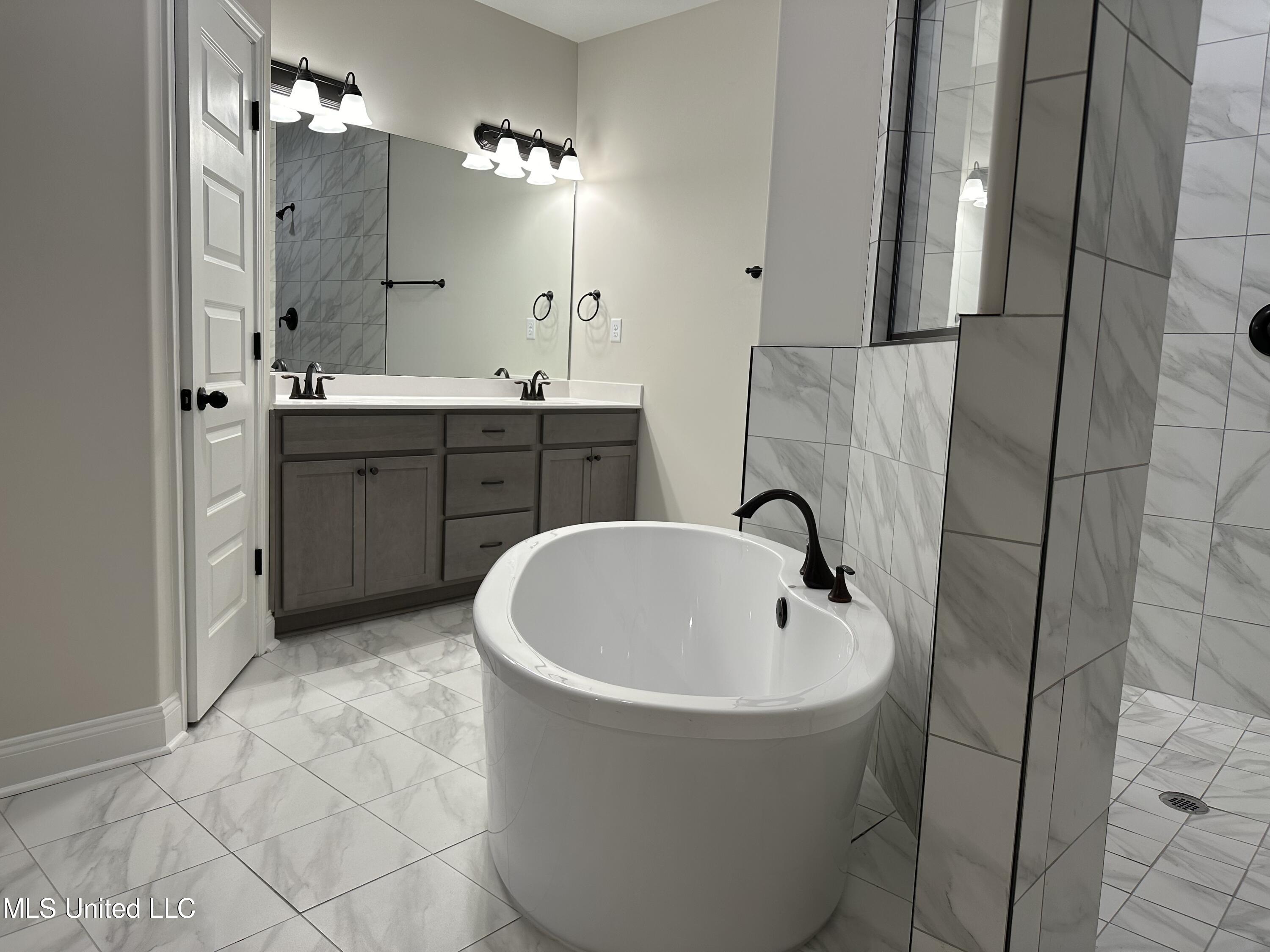 5407 Malone Road North Olive Branch, MS 38654 - Photo 8 of 11 4495DF4A-DC0C-4FA9-90A4-679C29168F1C