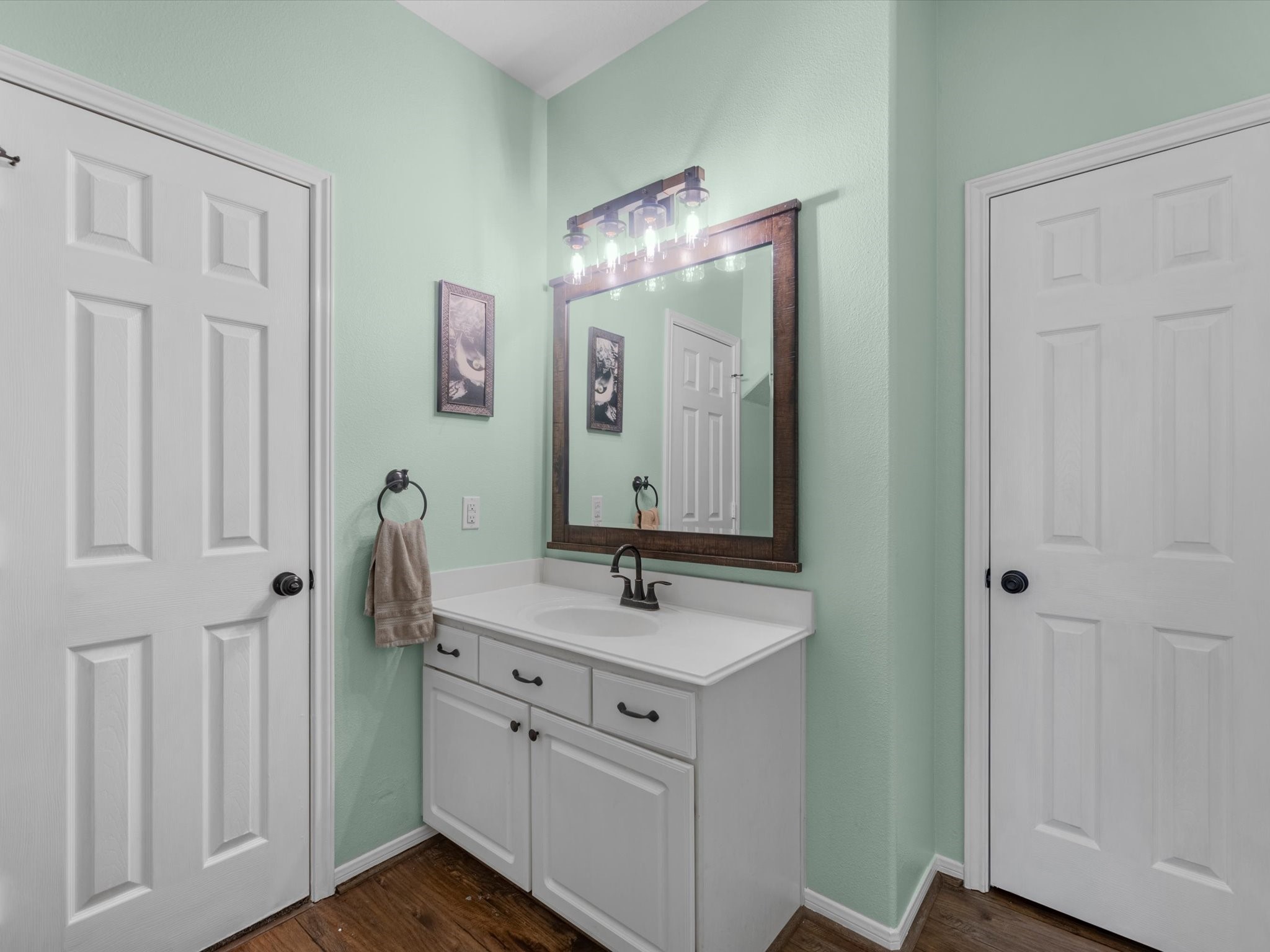 22422 Lamaster Lane Spring, TX 77373 - Photo 16 of 35 Main level bedroom's ensuite bathroom.
