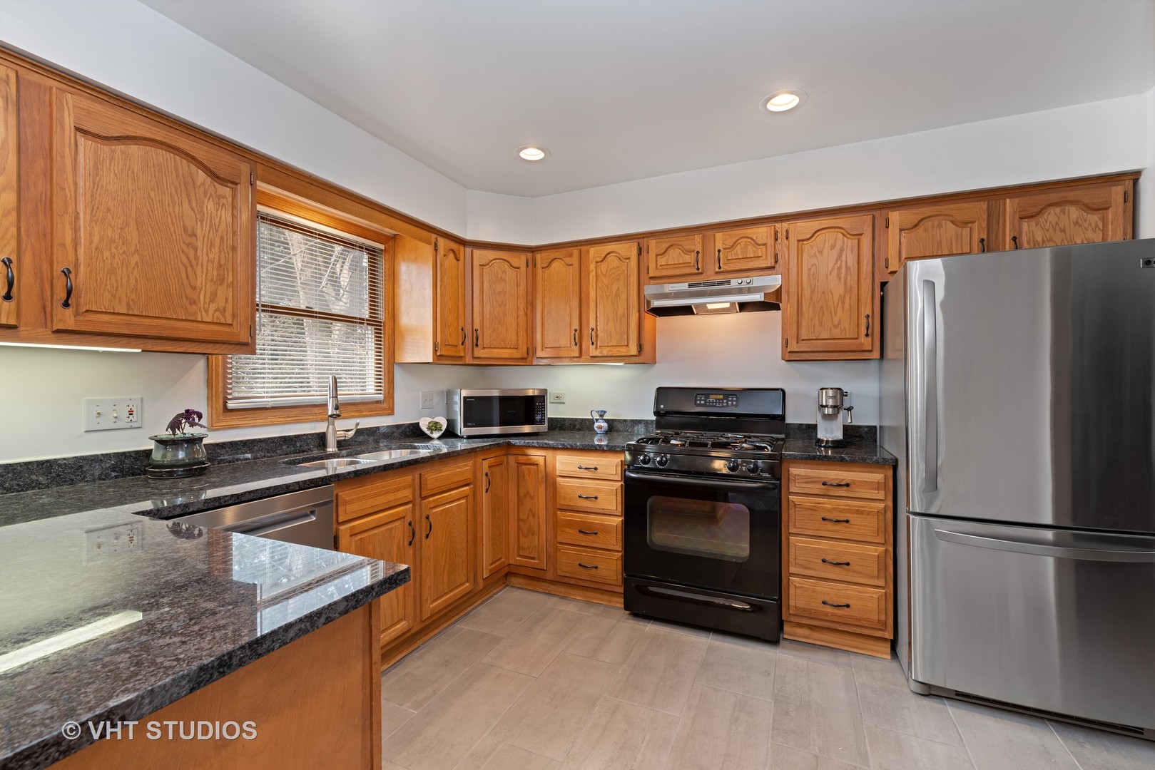 1130 Meadow Road Northbrook, IL 60062 - Photo 7 of 19