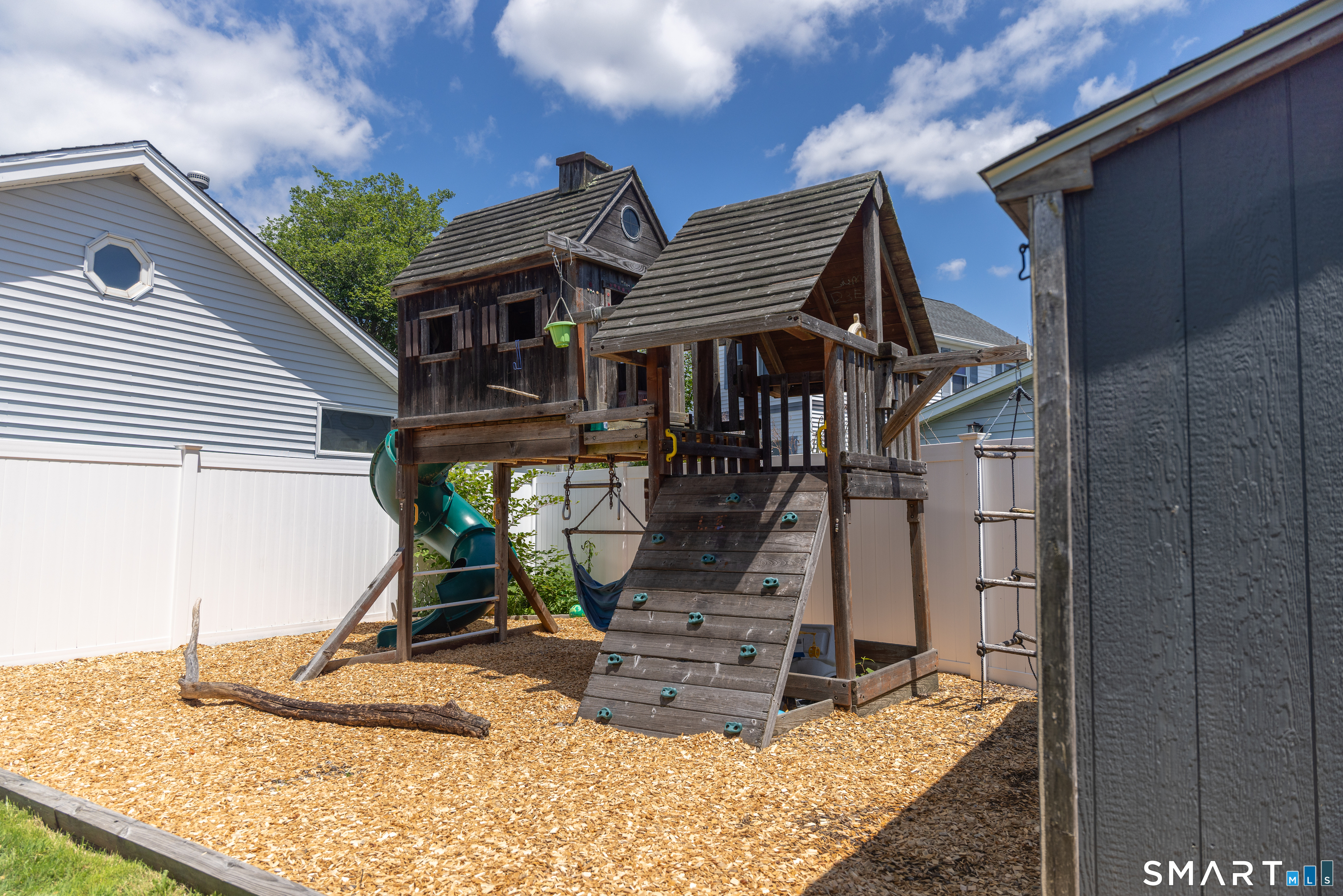 18 Waverly Road Branford, CT 06405 - Photo 32 of 40