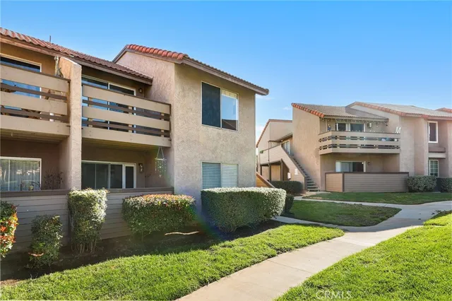 $309,900 | 1549 Border Avenue, Unit G, Corona, CA 92882