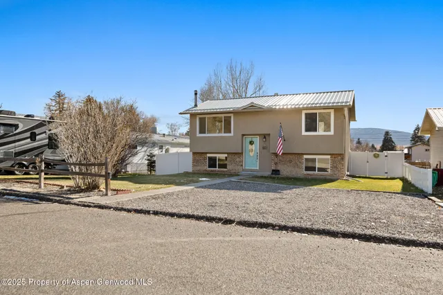 $349,000 | 864 Hill Street, Meeker, CO 81641