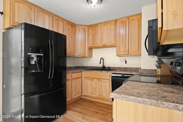 $349,000 | 864 Hill Street, Meeker, CO 81641