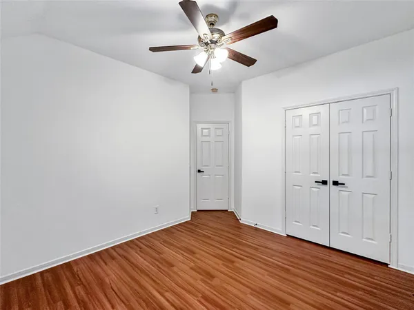 $2,200 | 126 North Willow Point Circle, The Woodlands, TX 77382
