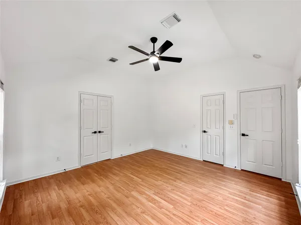 $2,200 | 126 North Willow Point Circle, The Woodlands, TX 77382