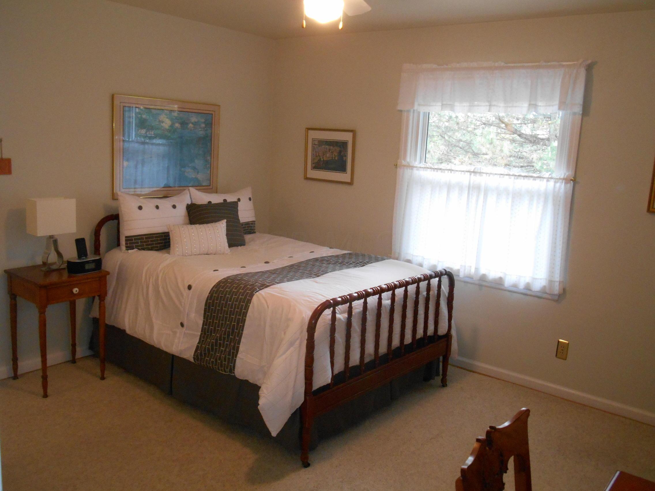 2615 Charing Road, Unit D Columbus, OH 43221 - Photo 12 of 18 Gallery Image 12