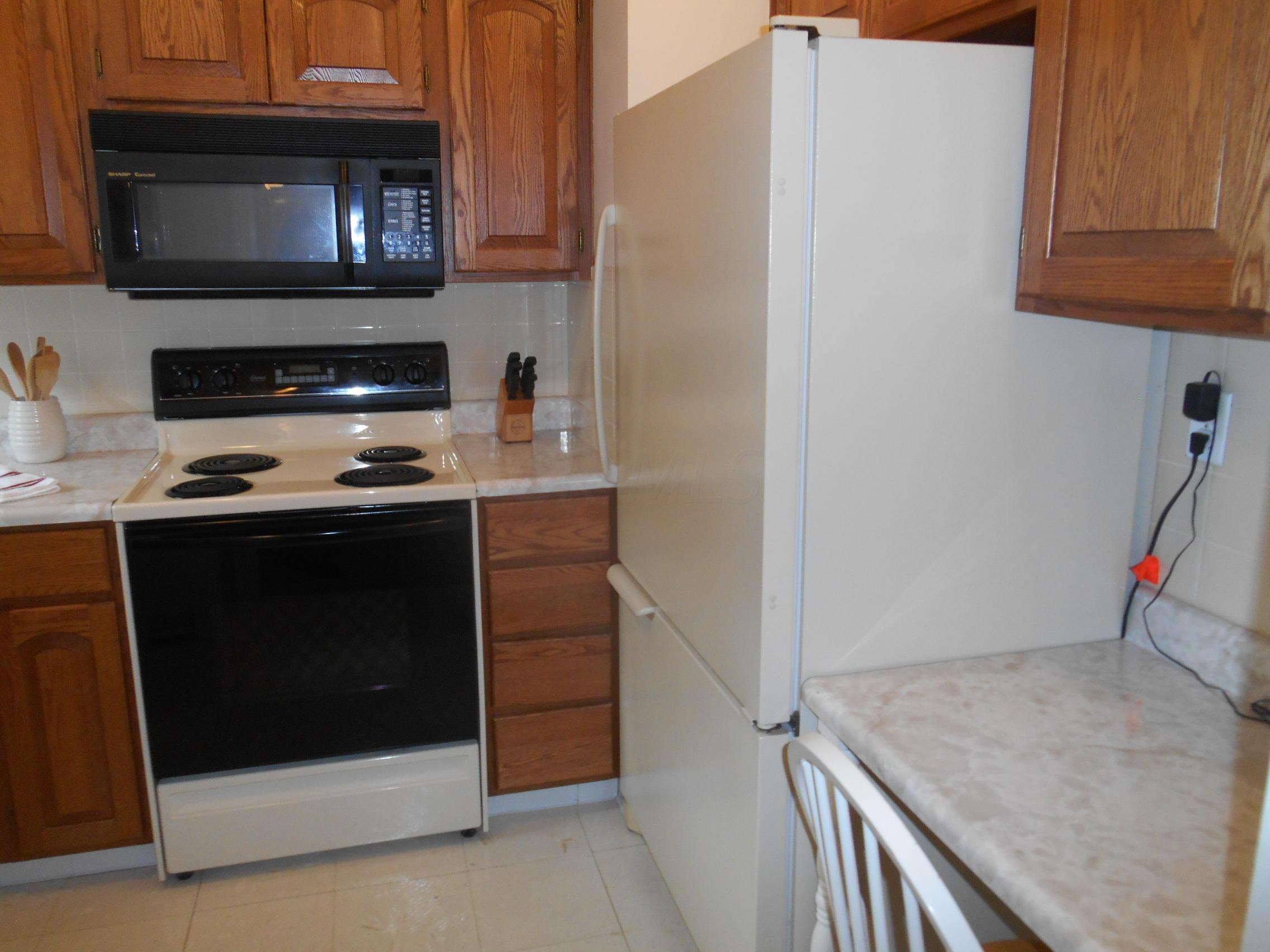2615 Charing Road, Unit D Columbus, OH 43221 - Photo 4 of 18 Gallery Image 4
