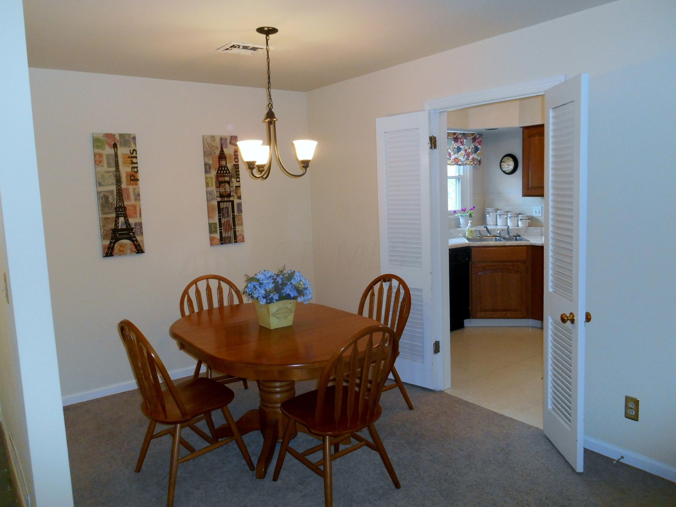 2615 Charing Road, Unit D Columbus, OH 43221 - Photo 5 of 18 Gallery Image 5