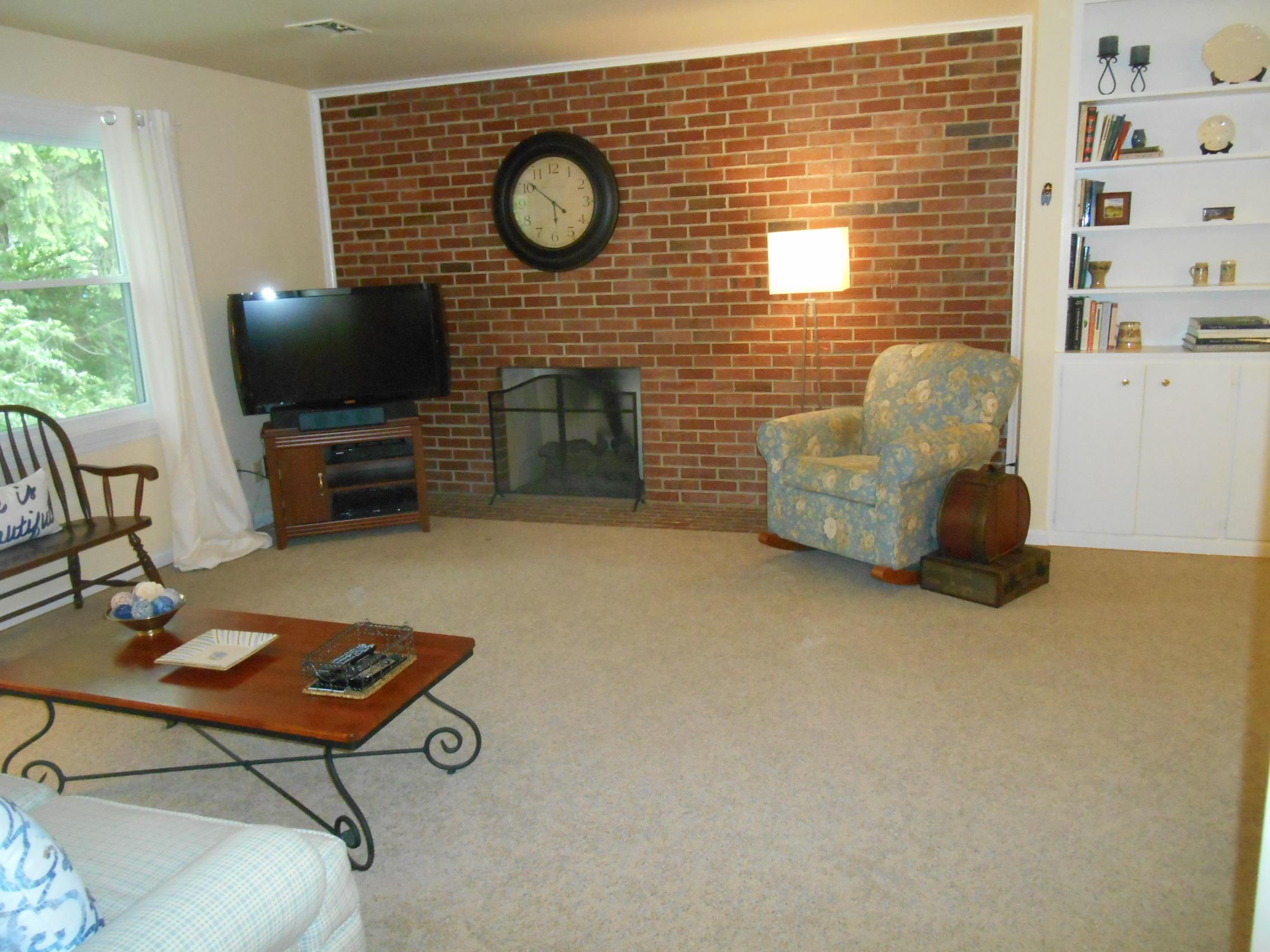 2615 Charing Road, Unit D Columbus, OH 43221 - Photo 7 of 18 Gallery Image 7